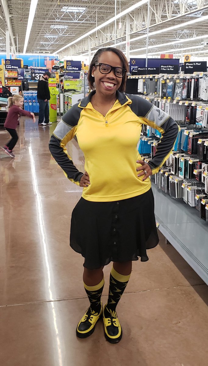 Adrienne is ready to Sprint up her Walmart today. Bright yellow is the color of the day. #LGBoostDay #SprintWMTKO #MidAtlanticNR <a href="/john_trapasso/">John Trapasso</a> <a href="/CjDrikakis/">CJ Drikakis</a> <a href="/NRSPG_ESeaton/">Eric Seaton</a> <a href="/L_Mier/">Laura Mier</a> <a href="/collierjeremy/">Jeremy Collier</a>