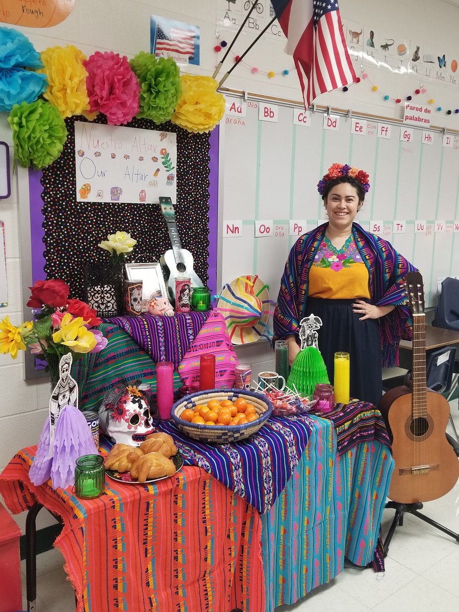 MsDelgadillo7's tweet photo. Bringing traditions to life on Día de los muertos! #thisisburke https://t.co/dvJuFAUxce
