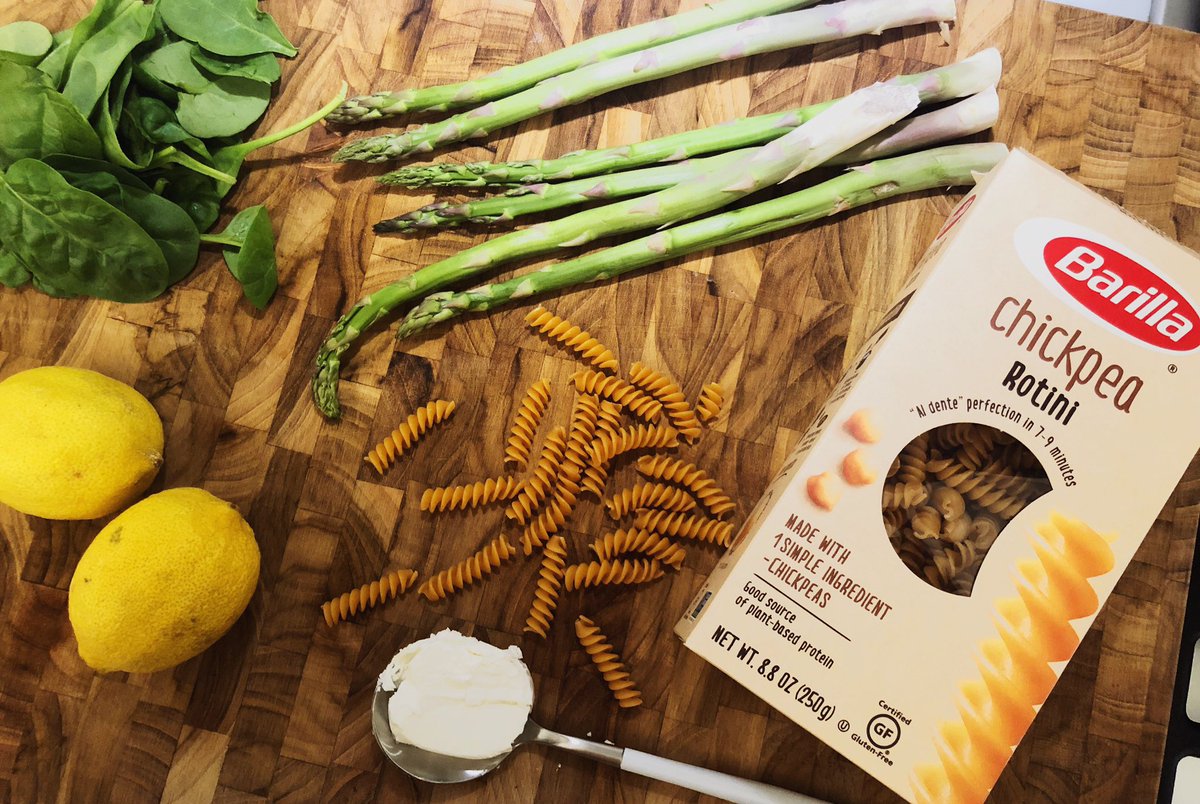 Lo Bosworth tweet media