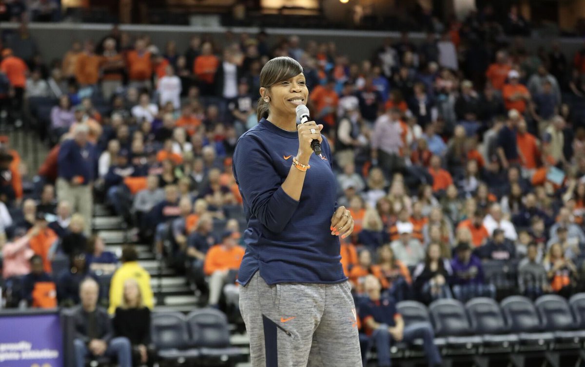 VirginiaSports's tweet photo. It's time for today's @UVACreditUnion Trivia Question! Send us your answer with #HoosCU for a chance to win a prize.
❓ Which fellow Hall of Famer presented @IamTinaThompson at the enshrinement ceremonies in Springfield, Mass.? #GoHoos https://t.co/QovKjaMS6j