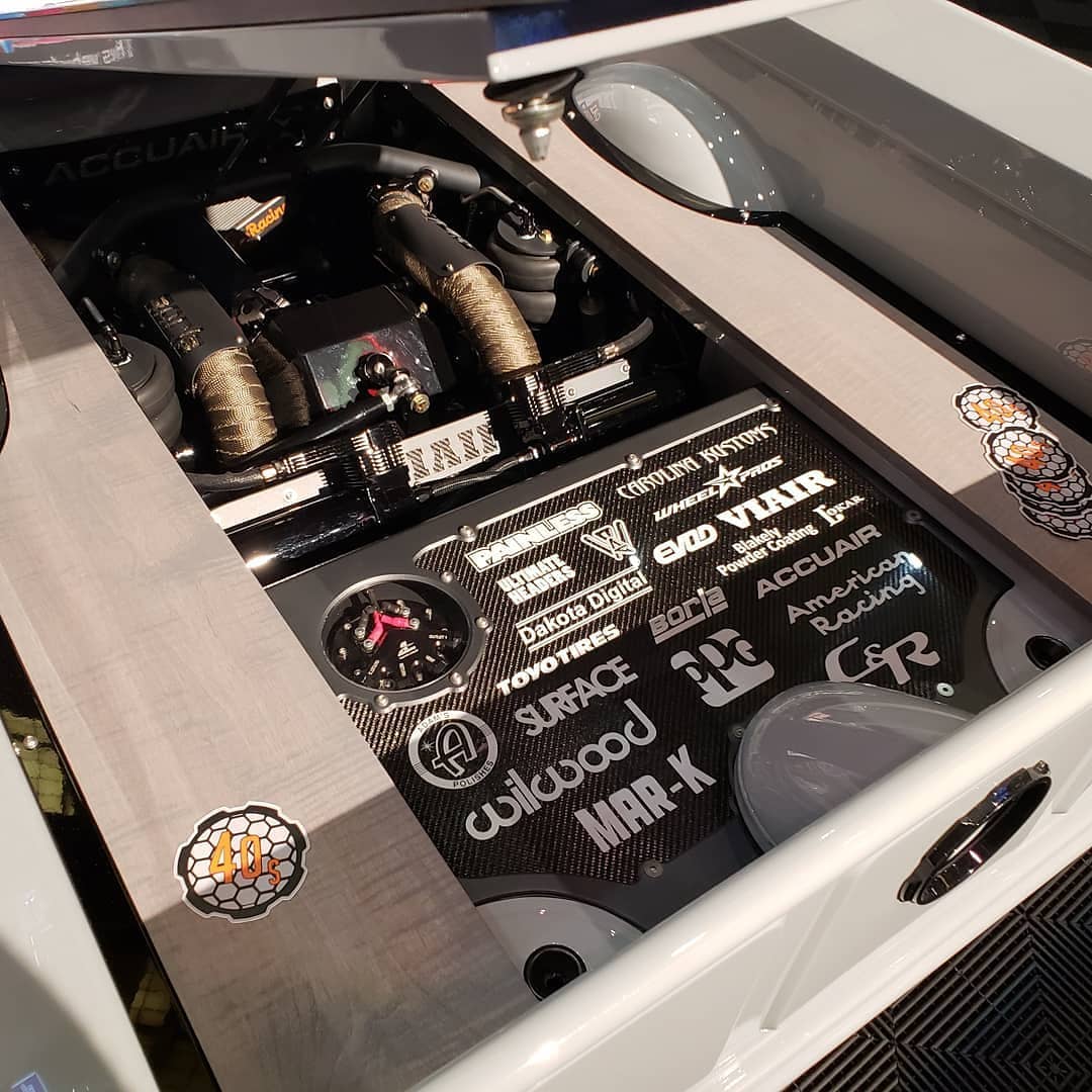 QTAlignment's tweet image. One last post from SEMA! Go grab a sticker, and admire the #QuickTrickAligned beauty! 

@Regran_ed from @40_shades_of_grey_  -  Come by the truck and grab a sticker and say hi before the end of the show. 👍
#40shadesofgrey #fordtrucks