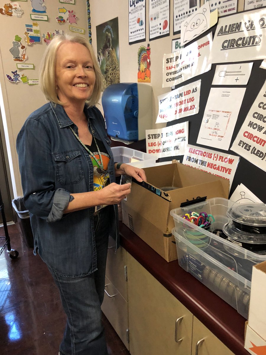 sabrina_sbsd's tweet image. Thank you to our FABULOUS SBSD staff for supporting our first Districtwide STREAM fest! Come join us at Solana Pacific 10am, 11/3. #sbsdedu #sbsdstream