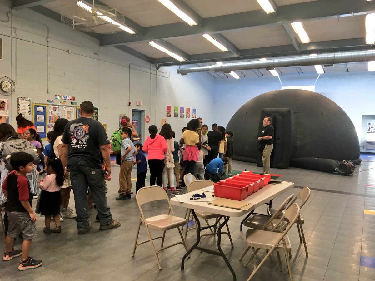 Ms_Cerda's tweet image. What a night! The @AndrewsElemECP Math &amp;amp; Science Night was OUT OF THIS WORLD 🚀 #AISDProud @Physics_Circus @acchaos4u #StarsandScienceAustin @romany_ly
