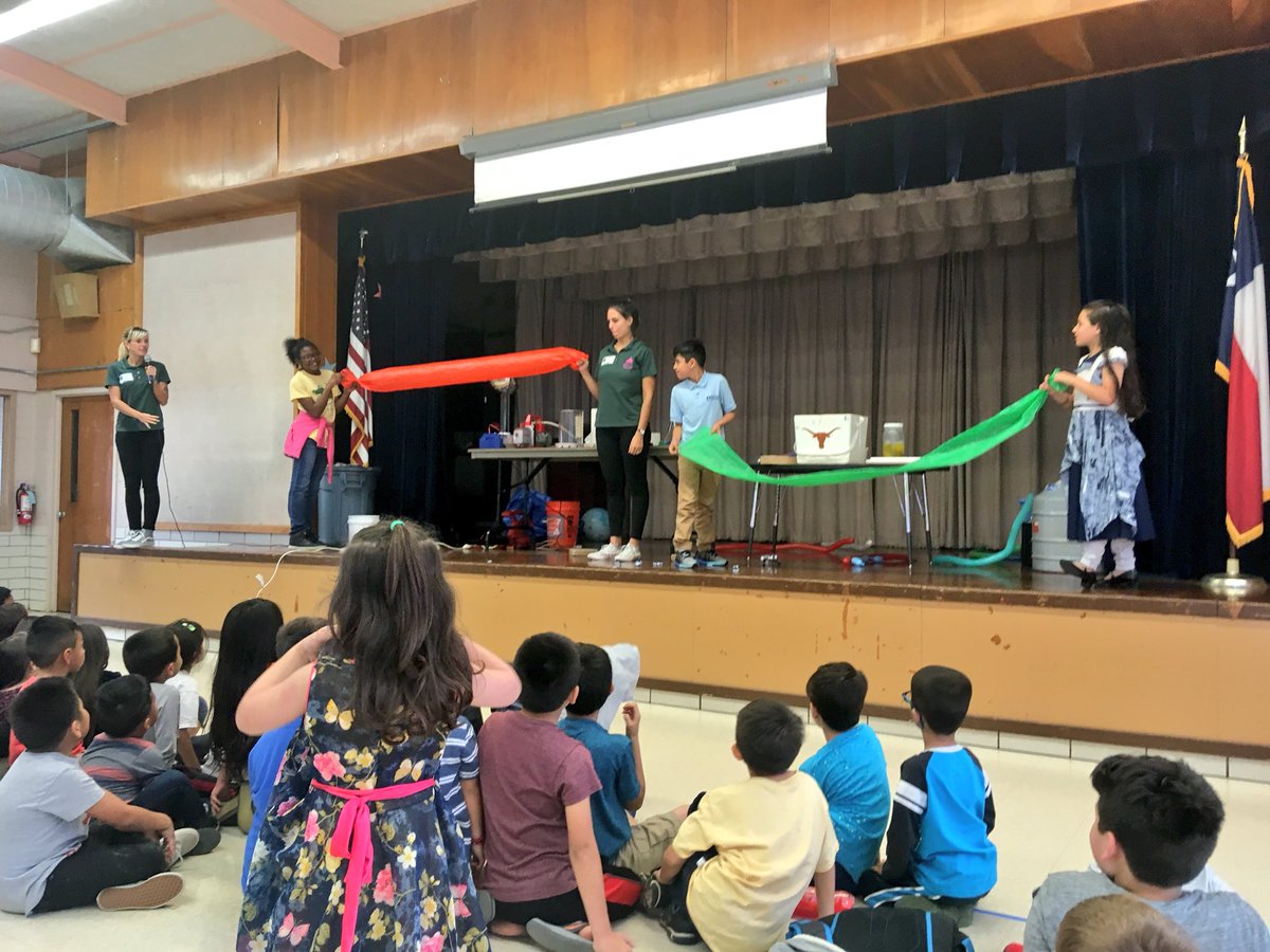 Ms_Cerda's tweet image. What a night! The @AndrewsElemECP Math &amp;amp; Science Night was OUT OF THIS WORLD 🚀 #AISDProud @Physics_Circus @acchaos4u #StarsandScienceAustin @romany_ly