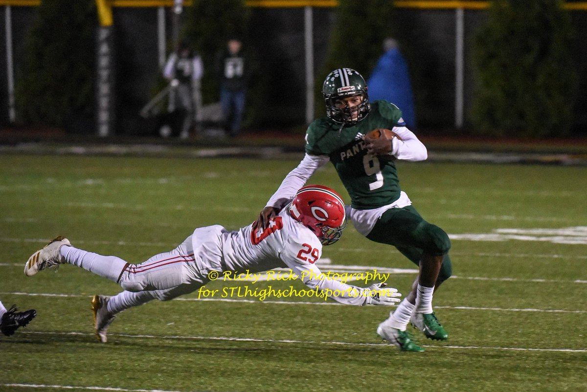 RickyRick_Photo's tweet photo. 11/2/18 - @ccpfootball traveled to @MHS_Footballers for district semi-final #football action. More photo and article by @VessaBen will be at @STLhssports @CCPAthletics @Team_Mehlville #playoffs #314prep https://t.co/CveeTfGdao