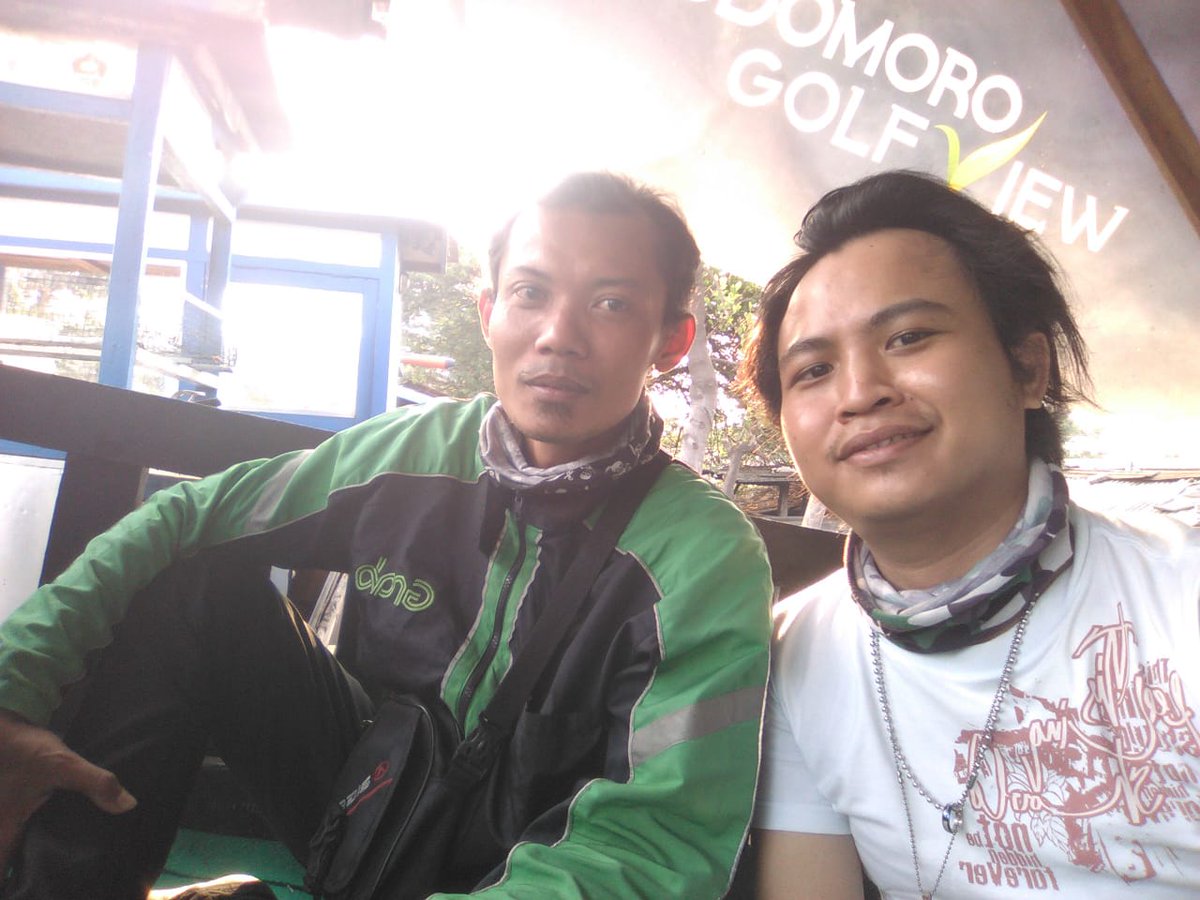 AspalTangerang's tweet photo. Ketemu sama sodara lama 

#grab #grabbikeindonesia #grabbike #dekatdengangrab #grabtangerang #grabtangerangkota #ojol #ojekonline #komunitasujungaspal #tangerang https://t.co/aD0VmPeNYI