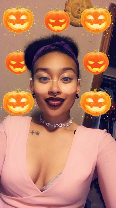 Halloween 2k18 #lit #spooky https://t.co/8SlvGgBJXc<a href="/tag/lit"class="tags">#lit</a><a href="/tag/spooky"class="tags">#spooky</a>