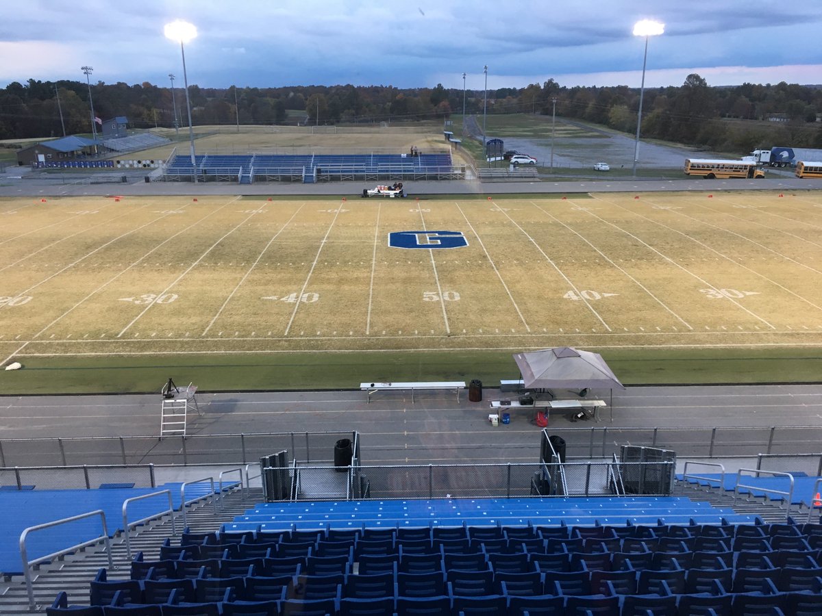 K105sports's tweet image. Hello from Mayfield where the Grayson County Cougars are preparing to take on the Graves County Eagles. Join @GormleyKSR for the Locker Room Show beginning at 6:30 live online on K105.com, on the K105 app or on K105.