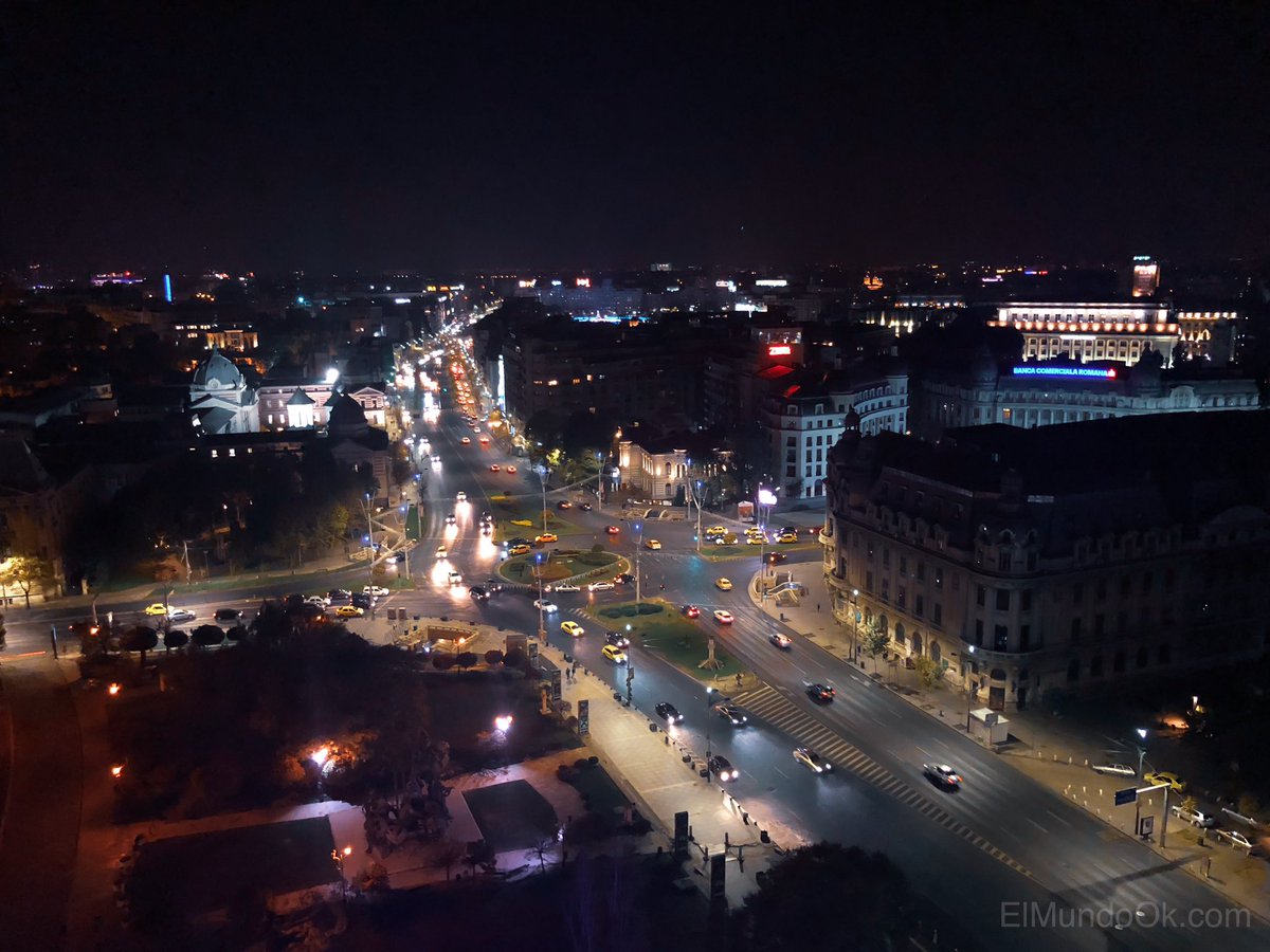 ElMundoOk's tweet photo. De día y noche las vistas desde mi preciosa habitación en el #IntercontinentalBucharest son de película. ¡Incansables! 😍 #ExperienceBucharest ✨ https://t.co/Btn9MQzqxd
