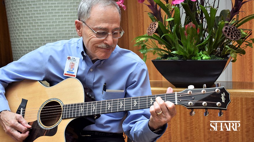 sharphealthcare's tweet image. For 33 years, musician Mark Shatz let his guitar gather dust. Now, he’s using it to bring joy to patients at Sharp Memorial Hospital. #WeAreSharp spr.ly/6018DhCF4