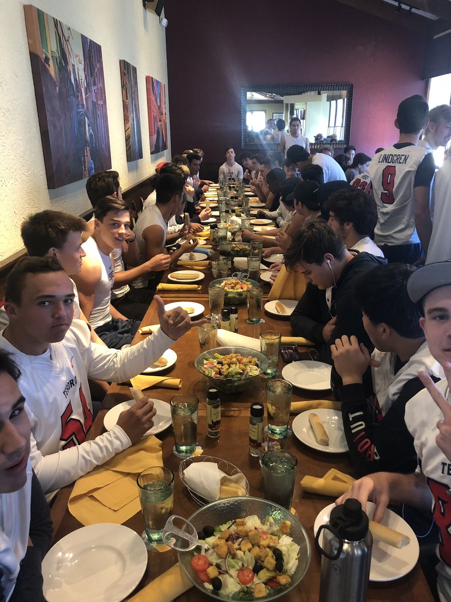 Tesorofootball On Twitter Pre Game Meal At The Olive Garden In