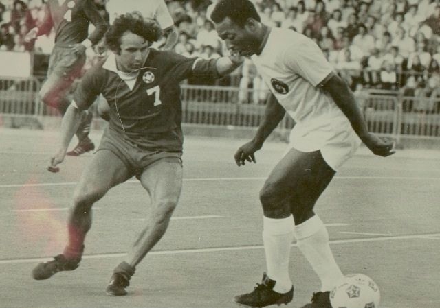 BobbyOrgan1's tweet image. #JustinTrudeau @MediaInCanada why has the Canadian soccer Association blocked me from sharing my story #soccerlovechild les wilson made his debut for wolverhampton wanderers in a game against Middlesbrough at Ayresome Park in Dec 65 I was born 3 weeks later #startaskingquestions
