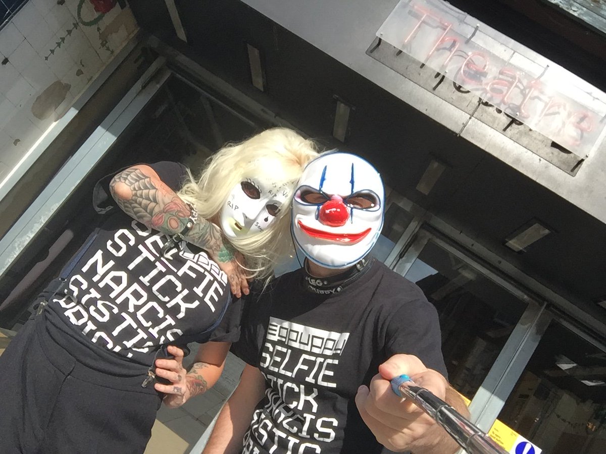 Legpuppymusic's tweet photo. #TimeOut50 #iconic Number #10 @youngvictheatre #theatre #culture #art what a pair of #selfie #sticks #photography @TimeOutLondon #Clown #punk @MuseBoost @katiesol tune in tomorrow for the penultima #location 48 down 2 to go #champagne on ice https://t.co/c1CjhwLwen