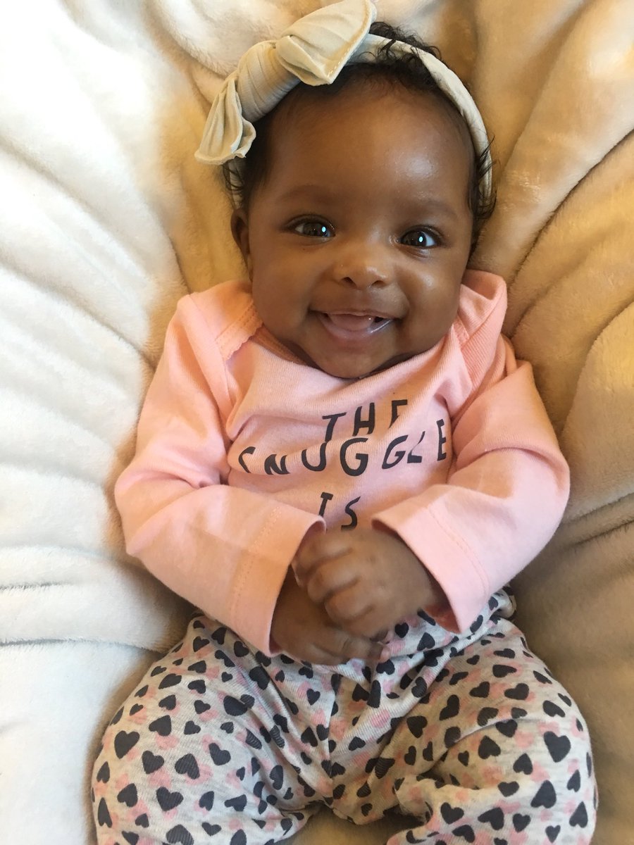 Tranae__'s tweet photo. The Snuggle is Real 🖤🎀 https://t.co/ksGZPVEZ81