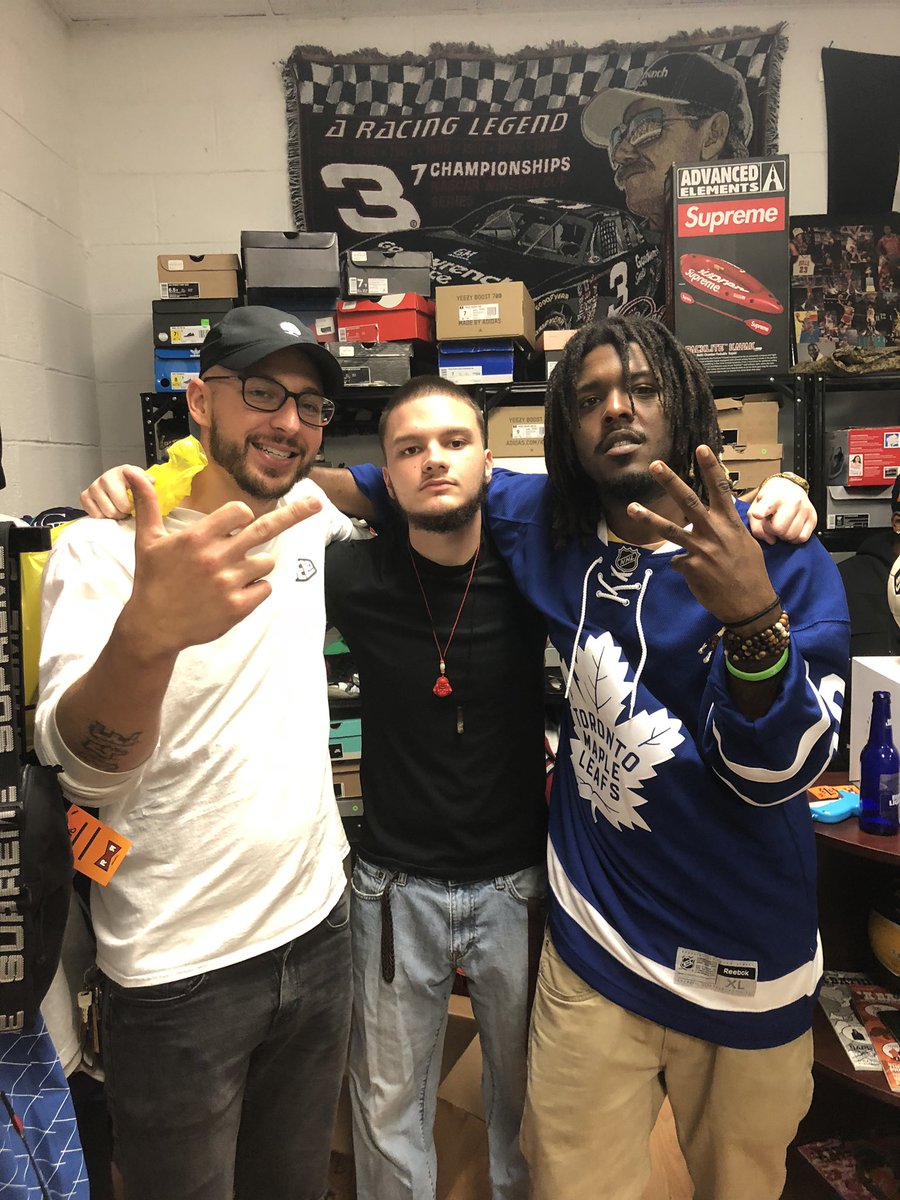 justinhisprime's tweet photo. Had a dope time at @HolaPedroxx pop up shop at Rotate LLC on 913 W. Grace St. I ran into some good people like @HLGNLIFE @djgringo101 and Ike. #RVA #Richmond #RVAFirstFriday https://t.co/BO1mtsXGyV