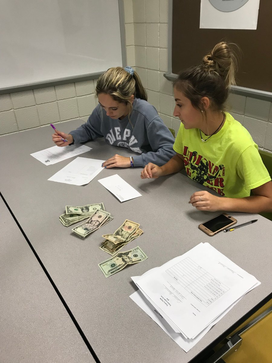 ManagementPths's tweet photo. The Admin students kicked butt! The first 24 hours of sales were awesome! The next 28 days will be interesting! #pt #miniTHON #ptstrong https://t.co/nwmD3EhZBn
