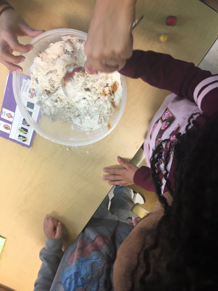 Today for our “Fun Friday Cooking Craft” we made Pumpkin Pie Play Dough! The students measured their ingredients, followed an adapted recipe and took turns to make this fall favorite 🎃🍂🥧 #structuredteaching #cookingfun #sensoryfun