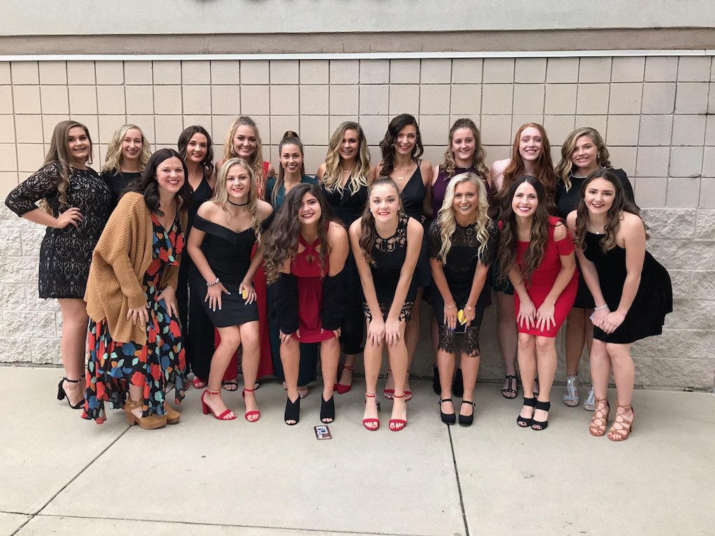 WFNFtheRock's tweet photo. The ladies are ready to go. Volleyball State Championship tomorrow. 3pm, on the air by 2:45. We will have a special on air around 2:50 #4Tyler
Let’s go Knights!!!!
📸: @PokerCraig1 https://t.co/CmRvhT6Ag3