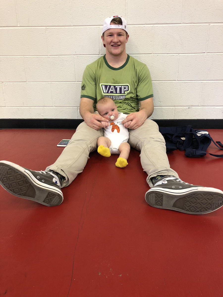 FarrarAndrew's tweet photo. Big Theo Gitomer & uncle @17turley8 watching @IndianaWR practice at @WrestlingSTCVA today #TwoStuds https://t.co/RSRSW0T7dG