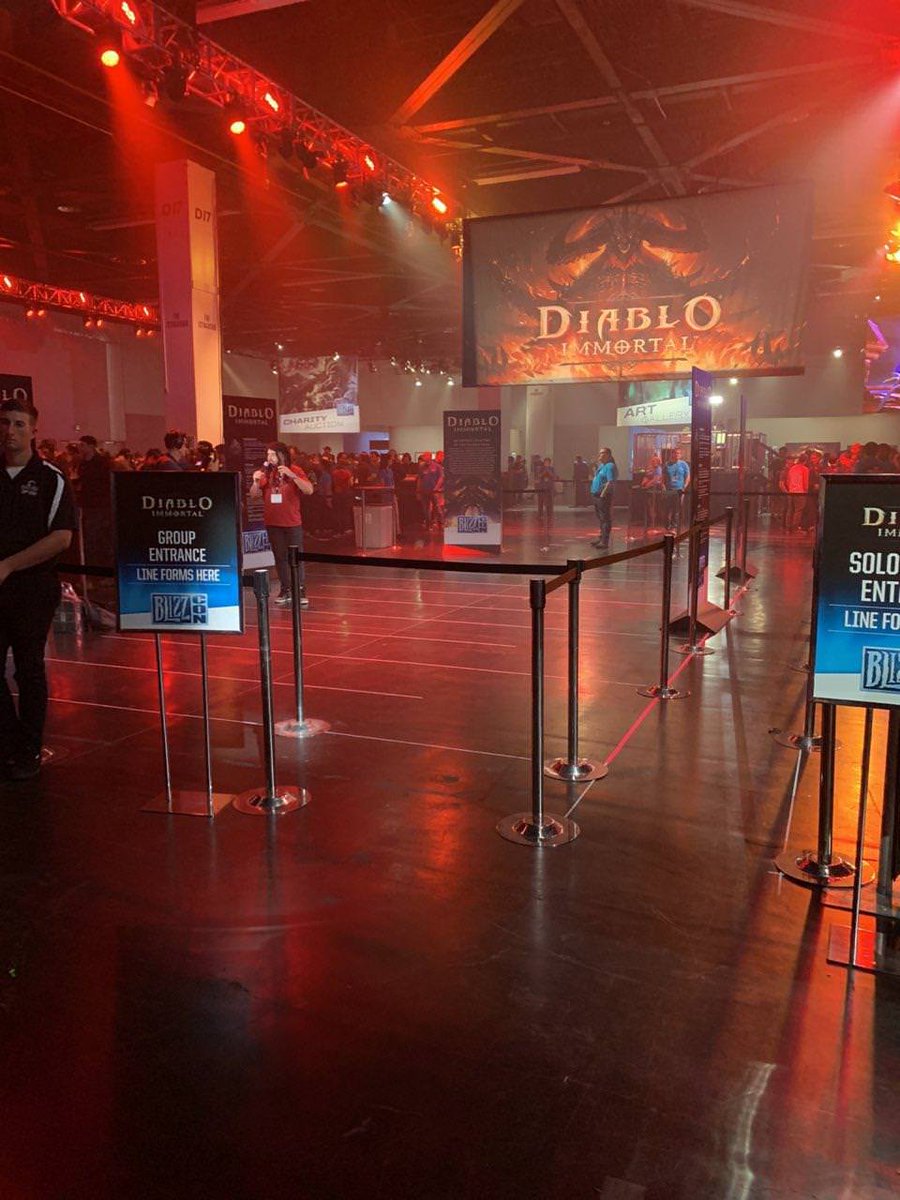 TorNis7's tweet photo. Taken from my discord:

"Would you look at that amazing queue to play diablo at Blizzcon"
#BlizzCon2018 
#Diablo https://t.co/CYei9dtCc7