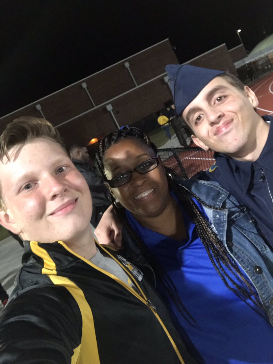 draphillips46's tweet photo. Former Eagles soaring as RAMS! #850Strong https://t.co/3oW0ht1rYZ