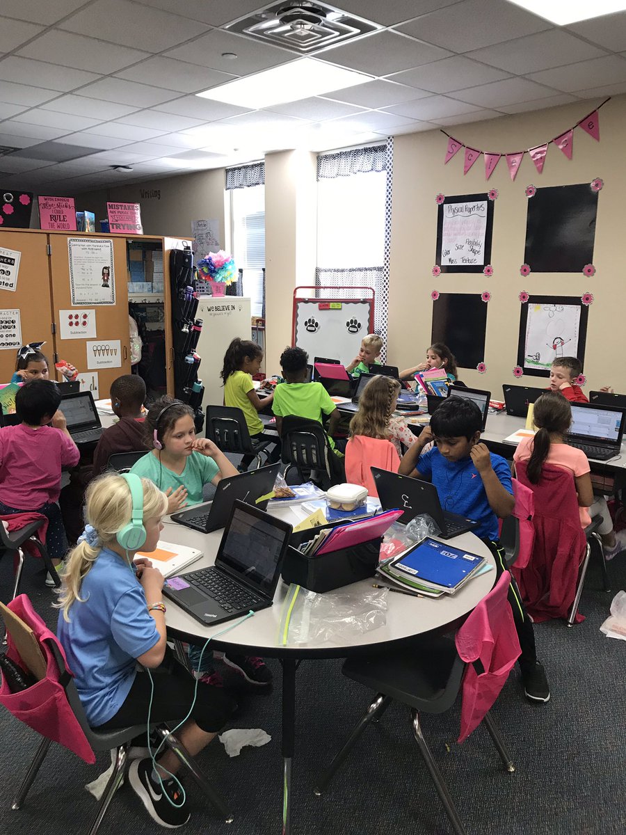 Working hard on our Imagine Math! #mathematicians #imaginemath <a href="/SwenkeCFISD/">SwenkeCFISD</a> #Swenkeproud