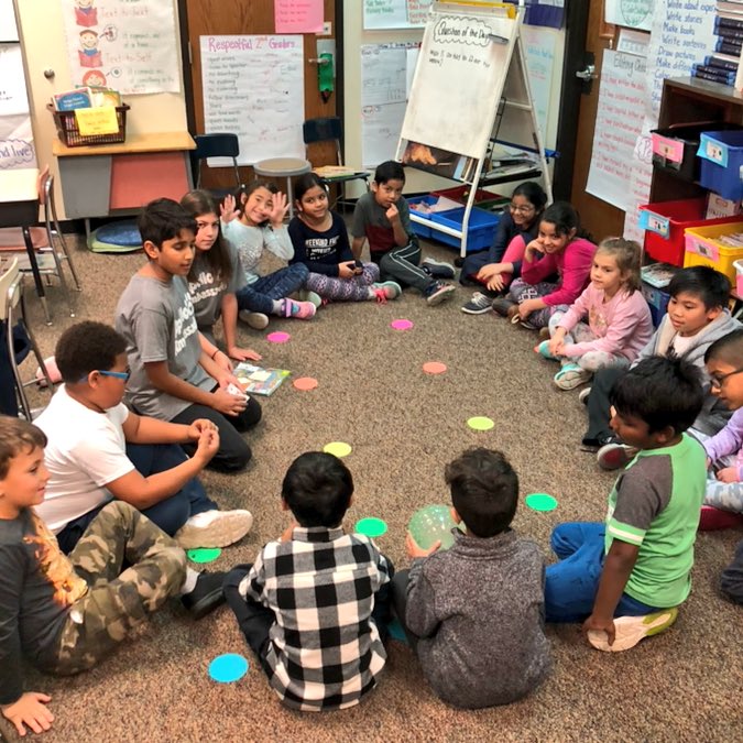 _MsClancy's tweet photo. Our #ApolloAmbassadors taught their first lessons today...and our primary students had so much fun! ๐คฉ These awesome 4th, 5th, and 6th graders taught our 1st, 2nd, and 3rd graders all about the importance of TEAMWORK! ๐๐ผ#studentsteachingstudents #ApolloPride63 #63Impact https://t.co/wkirFGWxvz