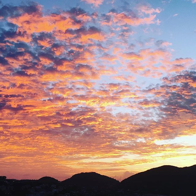 St. Lucia sunset •
#Caribbean #hospitality #travel #tourism #hotelmanagement #digitalmarketing #marketing #smm #socialmediamarketing #hotelier #hotellife #caribbeanlife #islandlife #restaurantmanagement #customerservice #hotelnews #tourismindustry #c… ift.tt/2Dj6R3K