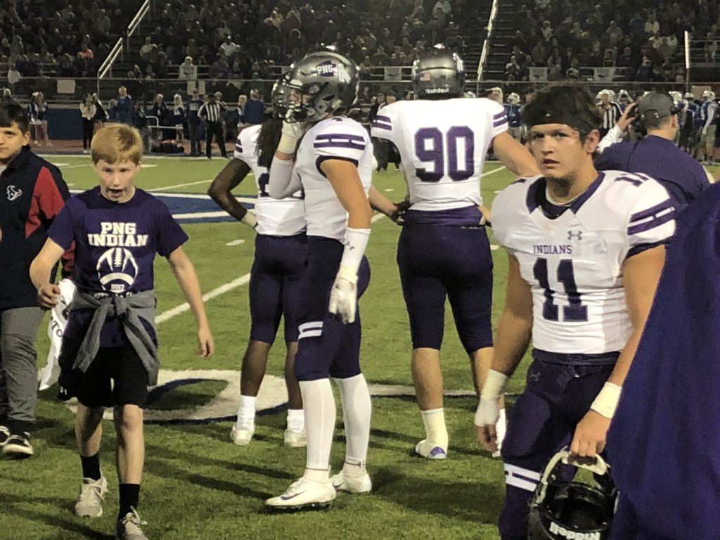 jdeckert9's tweet photo. Interception by Kade Martin for PNG. Indians on BH 49. 5:51 in 1st Qrtr. PNG 3. Barbers Hill 0. #PNGPROUD https://t.co/OdERCAR4VC