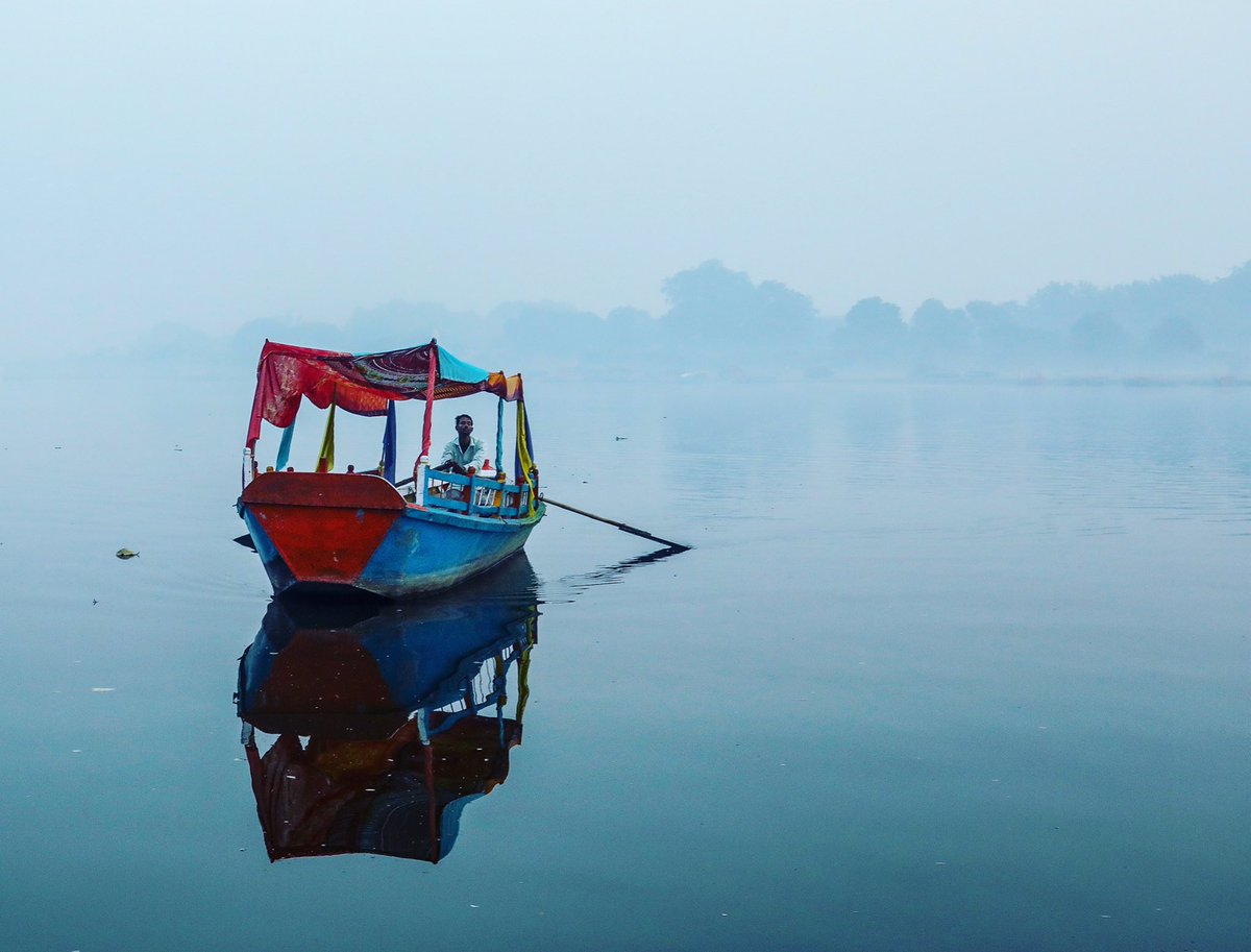 ManMundra's tweet image. #mathuradiaries #shootdiaries #boat #yamuna #canon #photography #incredibleindia #keepwalking #keepexploring #neverstopexploring #dontbesad