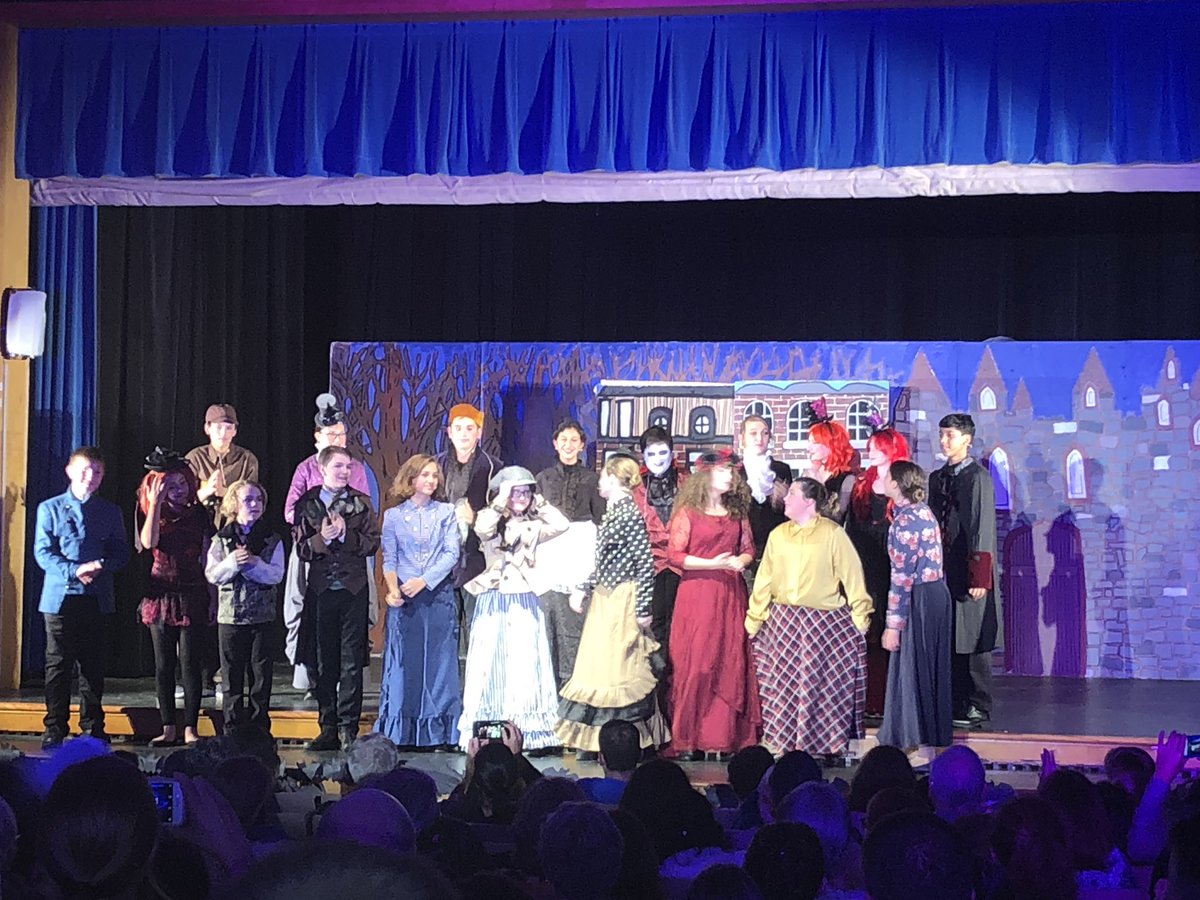 nat_vaughn's tweet photo. Thanks for a wonderful show! #bmsed #medfieldps #happyblakers #path4happiness @HappyBlakers @mstlalala #medfieldprojecthappiness https://t.co/ckHnHUIuh3