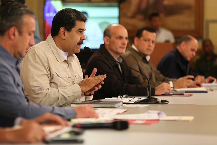 📢 || C/J <a href="/NicolasMaduro/">Nicolás Maduro</a>: "Felicitaciones a la Fuerza Armada Nacional Bolivariana por la defensa de los Parques Nacionales, en la
lucha contra la minería ilegal y en defensa del ambiente".