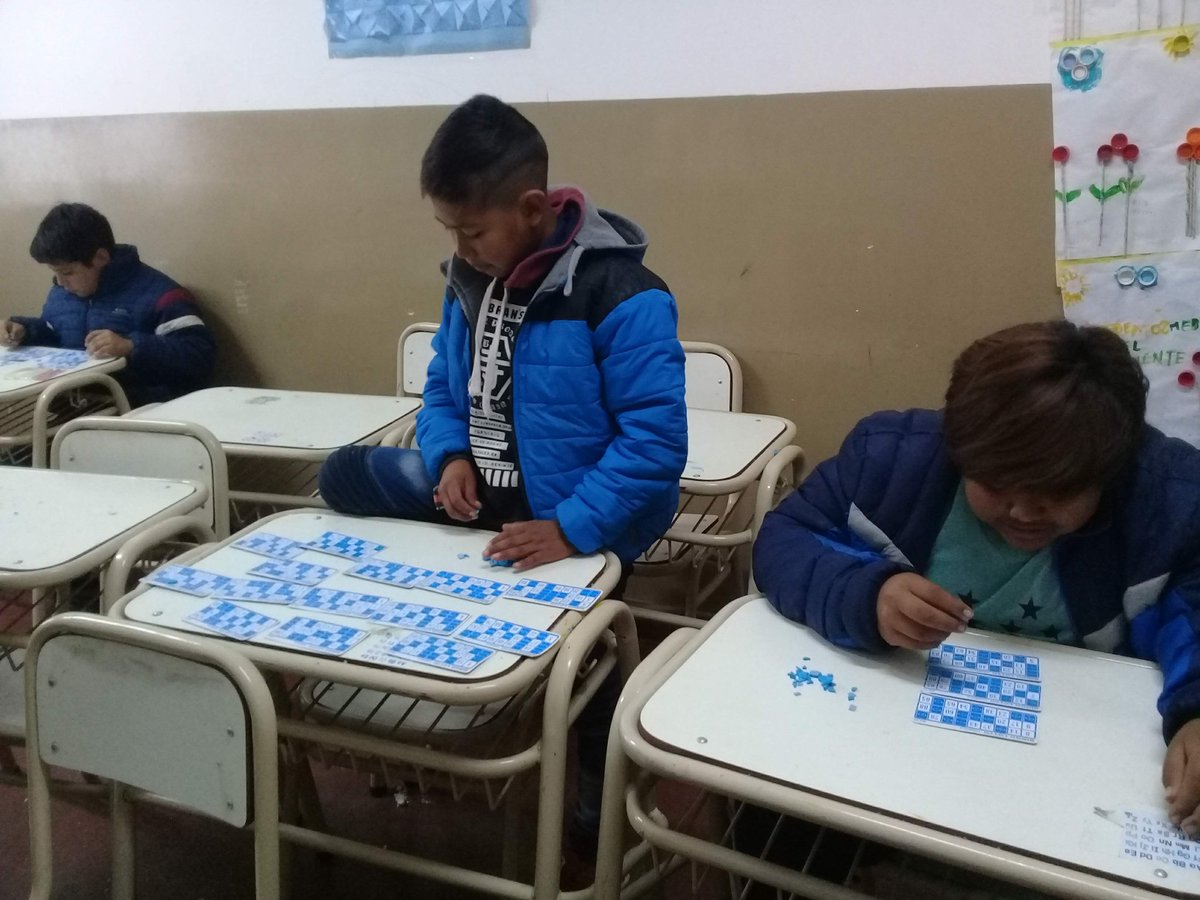 Valegu1985's tweet photo. #MareaAzulEducadores #CPPSEnAcción #TARTAGAL #ESALAPACHOUNO jugando también se aprende. @AlancayDel @fguillesaavedra @artydance23 @patriciapinasco @aniberruezo @UrtubeyJM @larubita70 @lescano_marite @Alfaro11Mariel @Jesusig94 https://t.co/fEcSIfQTIT