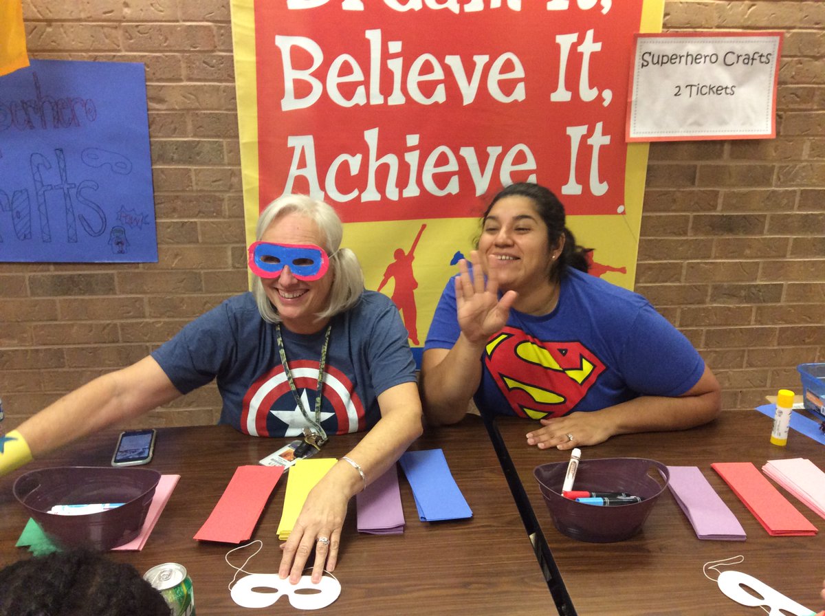 MahanayStars's tweet photo. Thanks everyone who made it out to our annual Fall Festival! A great time was had by all! #FallFest2018 #FinTastic #aliefmission #Goodnight https://t.co/RqWoZTjm6S
