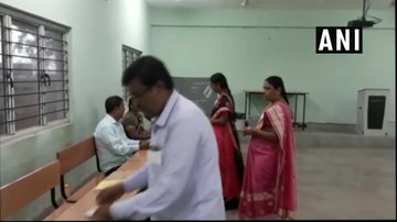 View image on Twitter