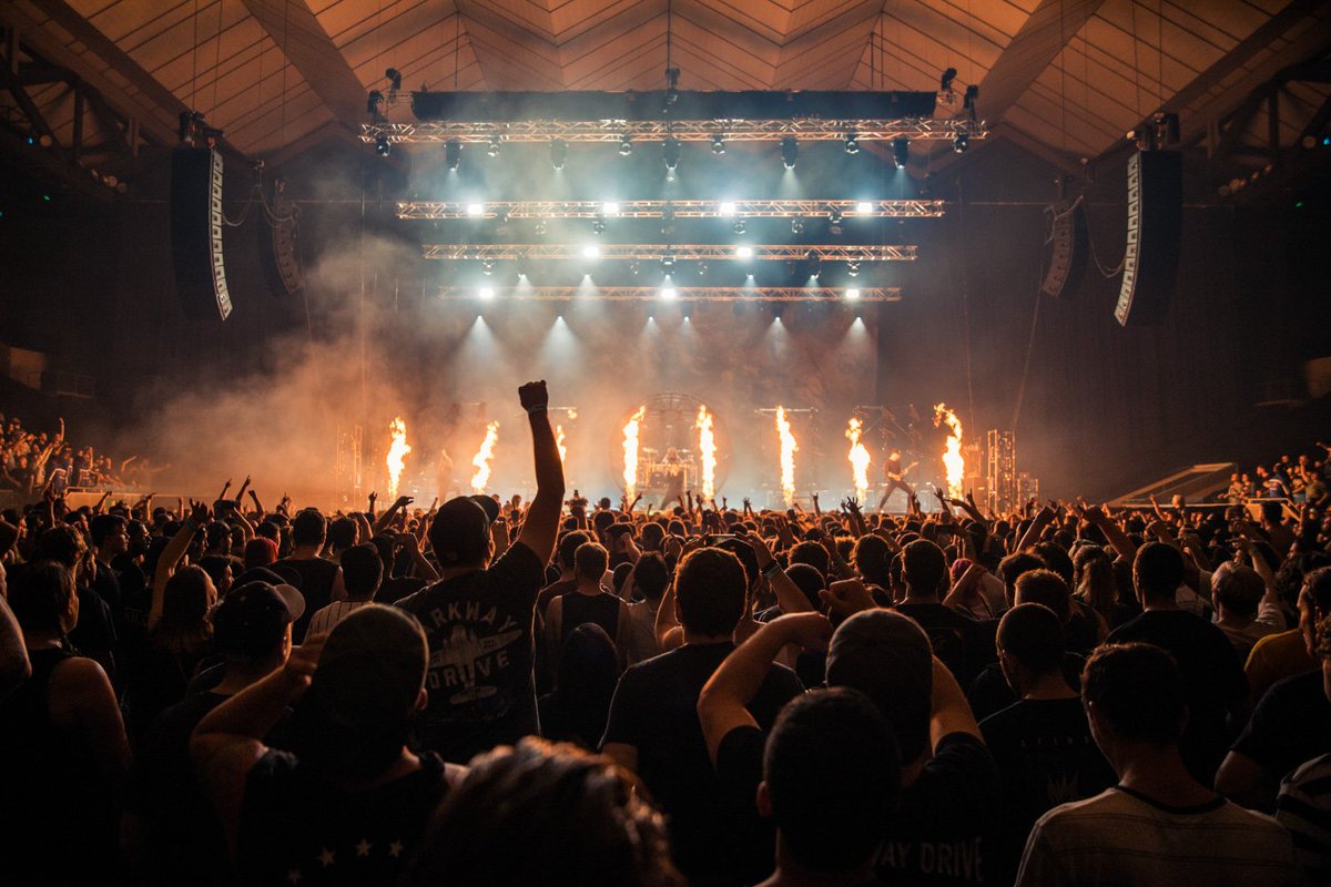 "Fucking hell, this is absolutely mental!"
Parkway Drive tore the house down at Margaret Court Arena last night in the best set we've seen all year, supported by Killswitch Engage and Thy Art Is Murder. More: depthmag.com/pwd-reverence-…
📸: Albert Lamontagne