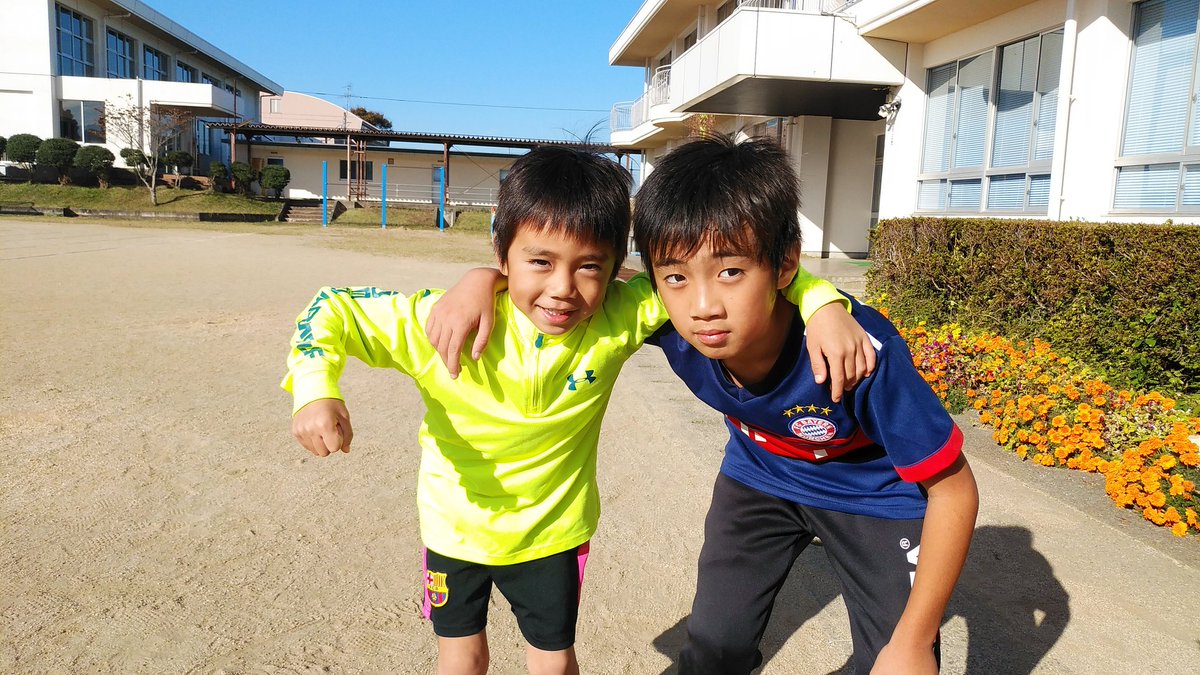 Twitter पर サッカー少年のお父さん 今日の朝練に行ってきました ラダーとシュート練習をしました 最近 次男みずきが急成長中で楽しみです 最高に楽しく練習出来ました 今から家の掃除頑張ります