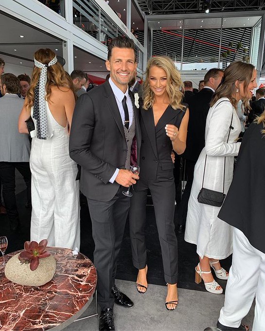 Tim and Anna Robards - Bachelor Australia - Season 1 - Fan Forum - #2 - Page 40 DrDA9B8WsAADMbD