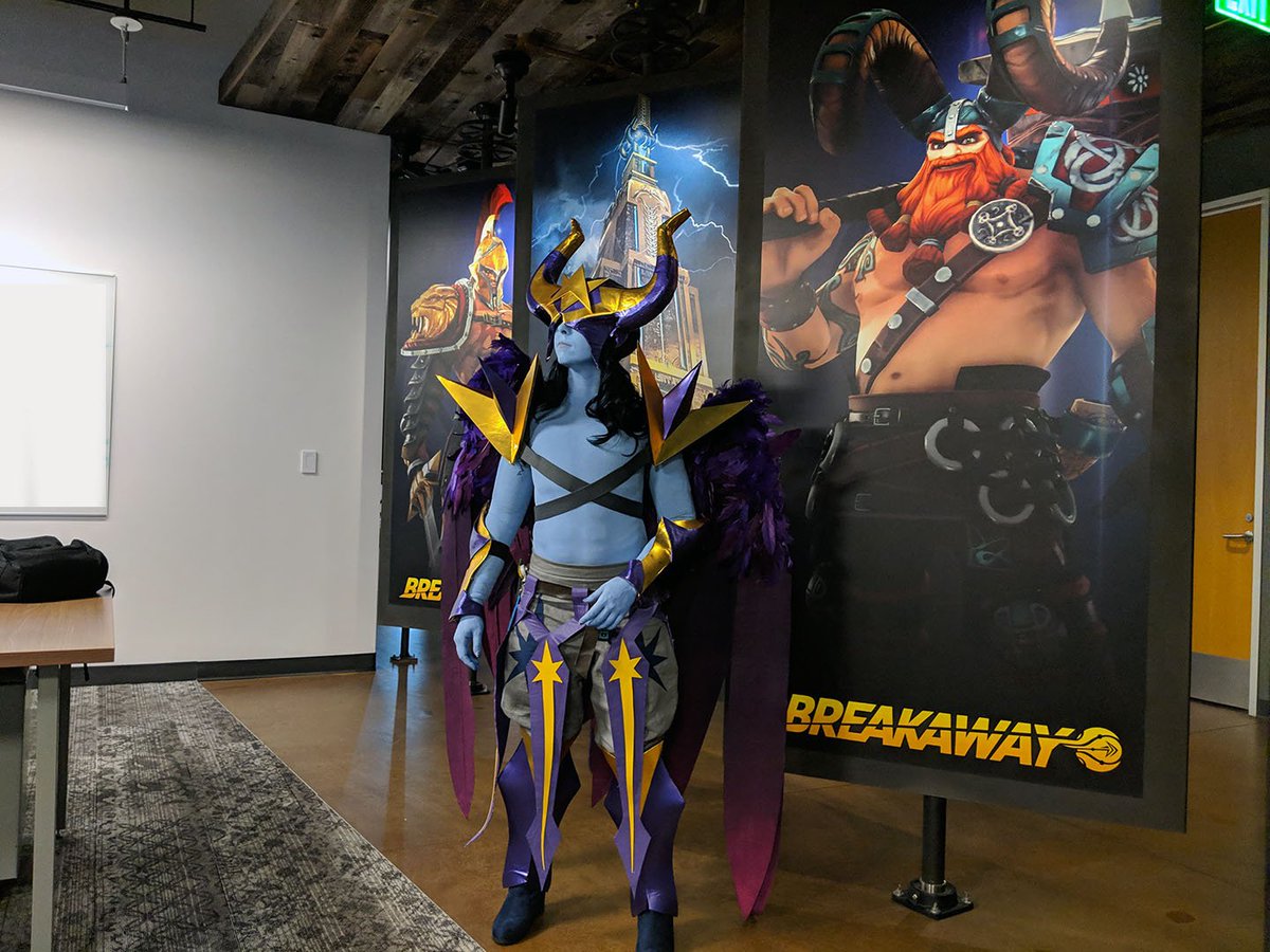 kelleyhecker's tweet photo. Happy Halloween! 🎃🦇👻 @PlayBreakaway cosplay of Gallion. It was very heavy. https://t.co/sMy8W4KcEA