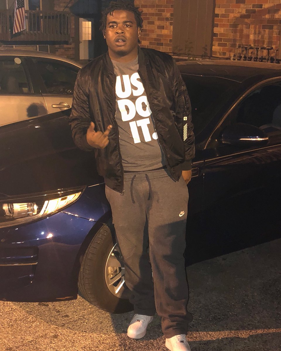 Trap Car 2 Go Too Fast💨 Ion Even Wear No Seat Belt‼️ I Ain’t Got Nun To Prove🤐🖤 That Car Wasn’t Gone Make It Far😂😂🤷🏾‍♂️