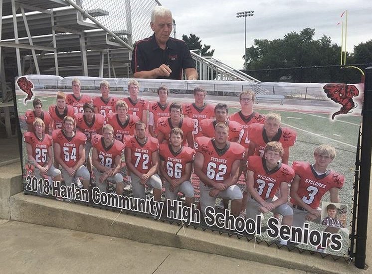 2019Hchs's tweet photo. A BIG thank you to all of our seniors! We are so proud of you! It was such a great season! Go Cyclones! 🌪❤️#HCHSFNL https://t.co/nv17Qoq4pX