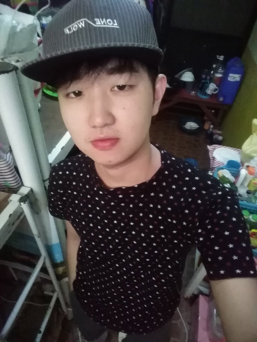 jadechua04's tweet photo. Nagmatured mukha ko nung nagcap ako hahahaha https://t.co/bKL0LiXoC0