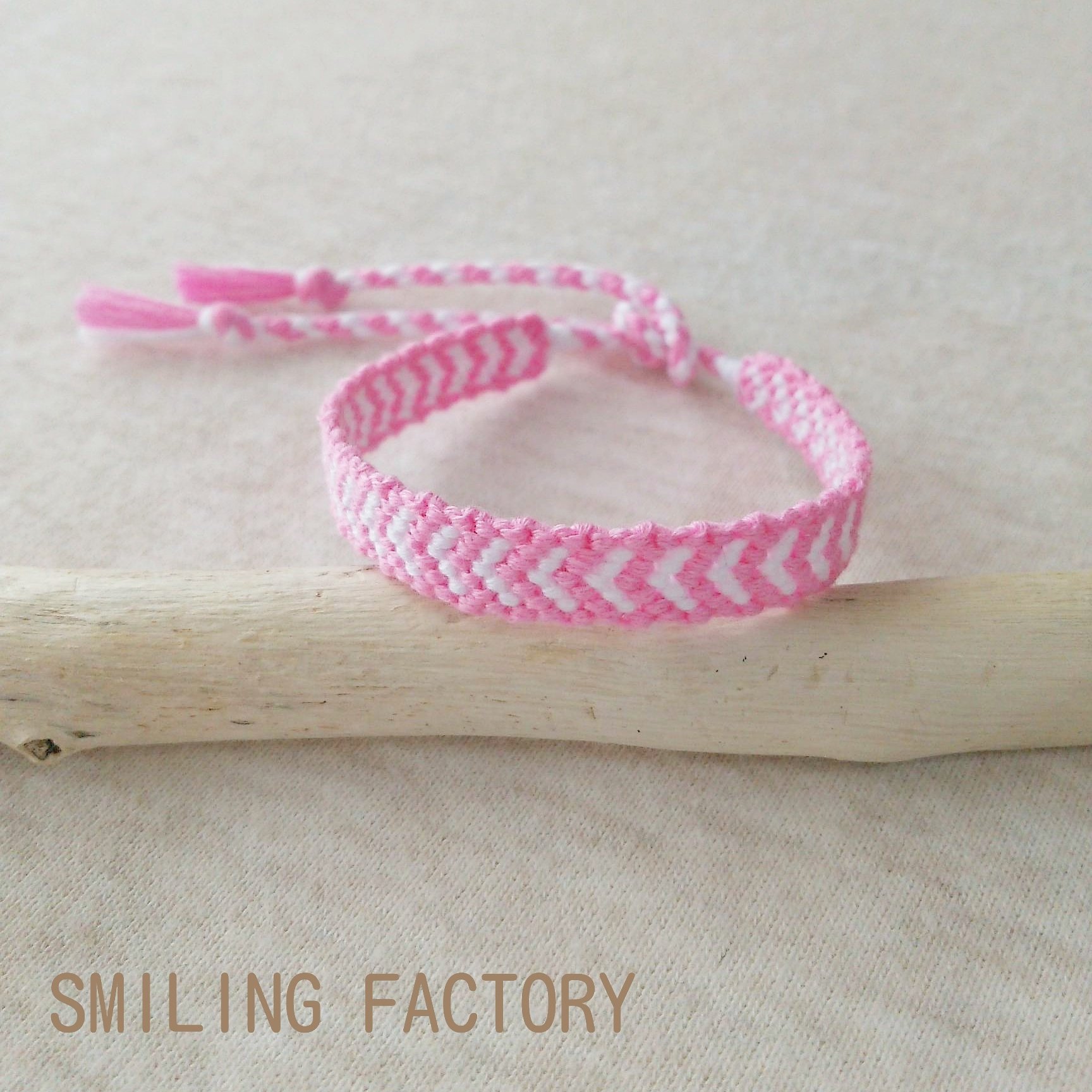 Yaaya Smilingfactory Pa Twitter 小さなピンクの ハート柄 が可愛い ミサンガです ミサンガ Friendshipbracelet ハンドメイド Handmade ミサンガ流行らせ隊 ハート ハート模様 Heartpattern ピンク Pink ミニハート Smiling Factory