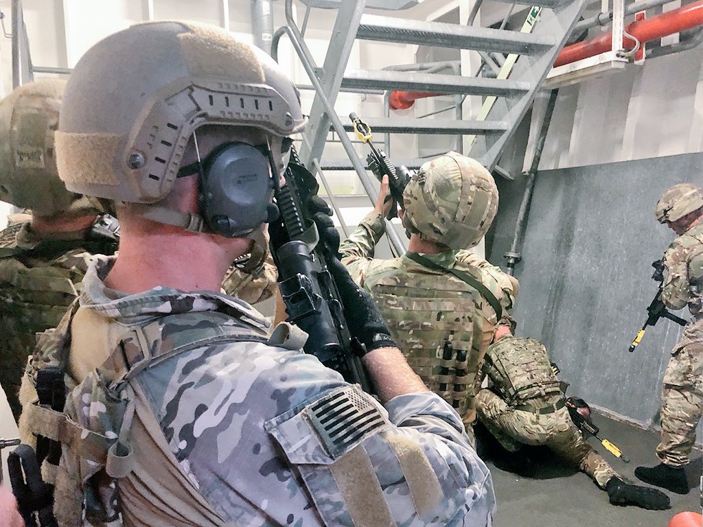 CommandoCaribb1's tweet photo. A few photos from Ex NEPTUNE SPEAR on @RFAMountsBay last month, where the Troop completed Close Quarter Battle training with US Allies.
.
#interoperability #readyforanything
#unitedweconquer https://t.co/FiqpPyasCV