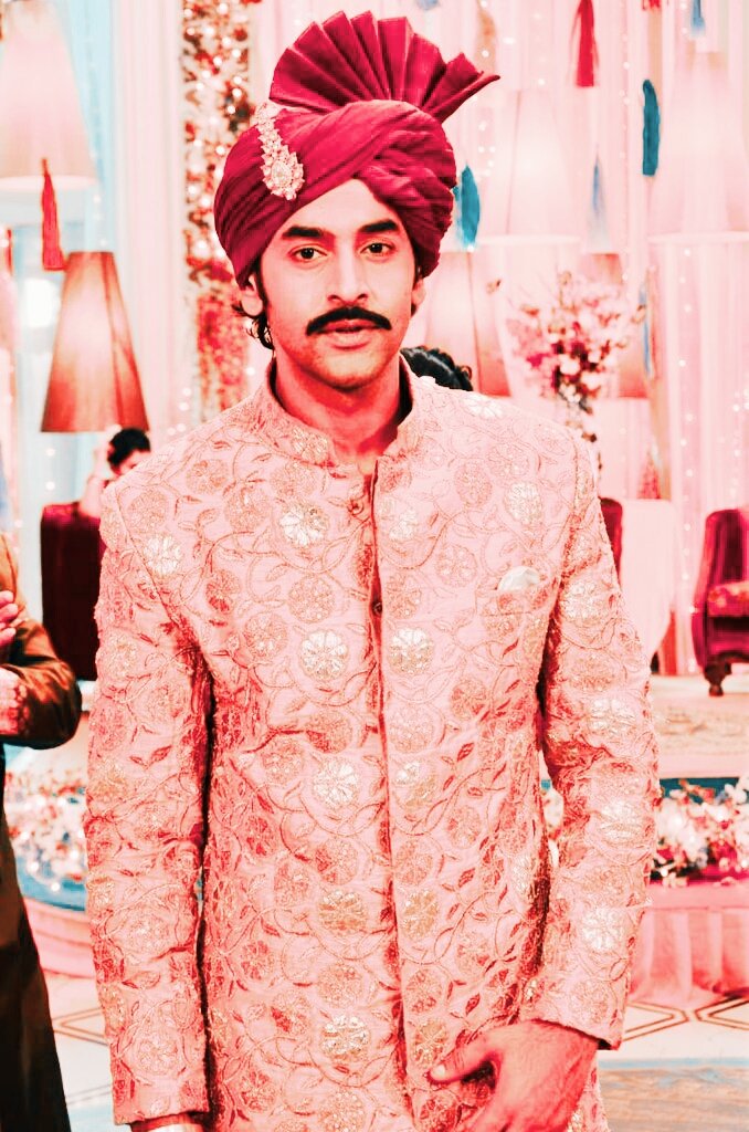 ArpitaR92033479's tweet photo. Best pic ever โบ #RupendraSinghVaghela
#Roop #RoopMardkaNayaSwaroop @shasha303 #ShashankVyas Many many thanks Dear SV ๐๐ for sharing this pic.lts really precious pic for us. #PrinceCharm #Roop @colorstv #WeLoveRoop https://t.co/qBNn4mQrLD