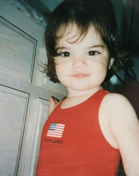 Happy birthday to my bestest best friend, Kenje a.k.a Kendall Jenner! Ini ada kado spesial 