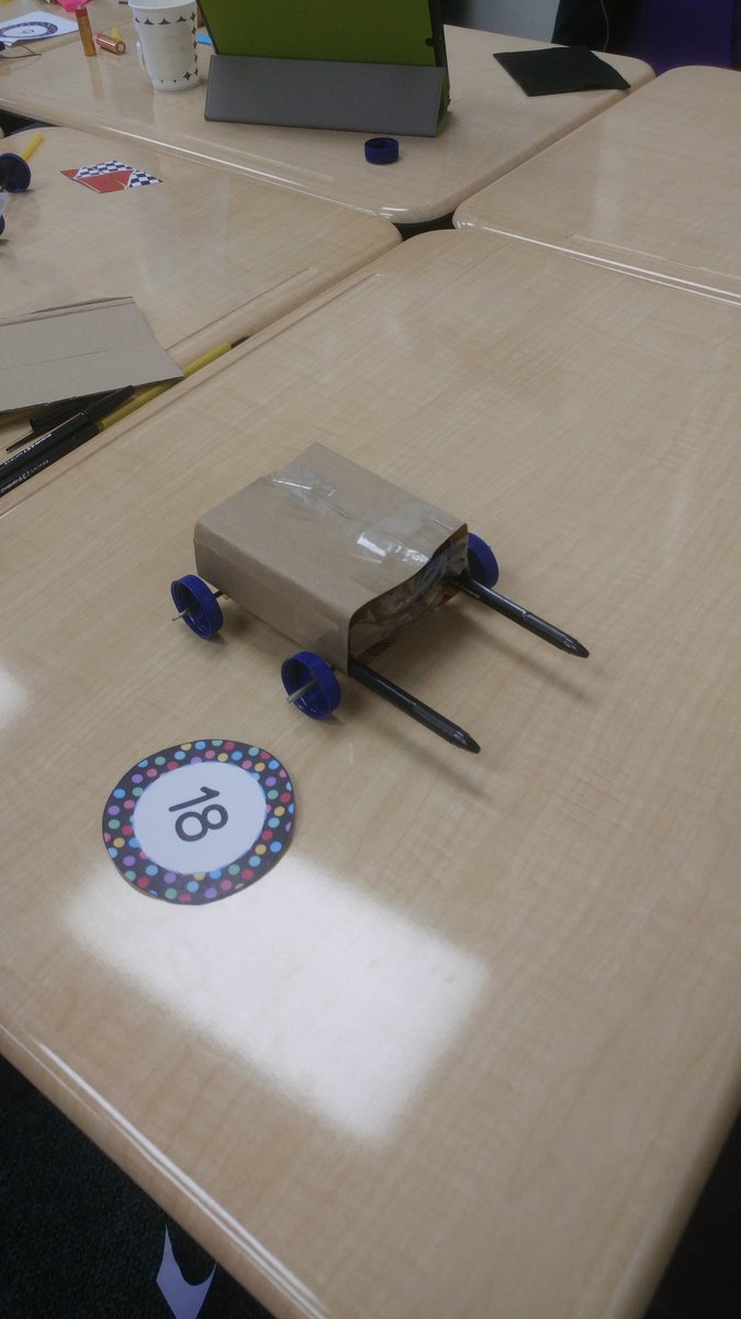 Mr_Seth1's tweet photo. Building balloon cars during a hands-on Makerspace workshop. #learning2 #makersgonnamake https://t.co/JCNH7aqynv