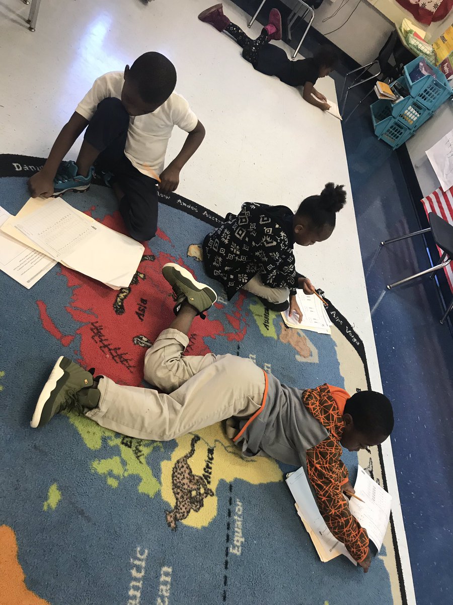 KeairaPrice17's tweet photo. Flexible Seating during our problem set? No problem we always take care of our business! #EurekaMath  #FlexibleSeating #FirstMate #FalkenerES https://t.co/Jo5b5hZDIm