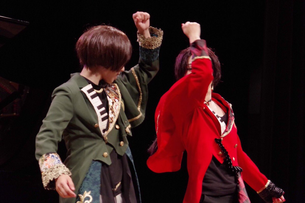 ট ইট র Team刀鍵弾舞 最終公演 舞台写真 第3部 描いていた未来へ より サビのダンスが終わって 最後のポーズをするまでの一瞬と ラストの様子です 2人で腕を合わせるこの瞬間と 中央で最後のポーズをする瞬間 どちらもとても好きな時間でした ট ইট র Team刀鍵弾舞 最終公演 舞台写真 第3部 描いていた未来へ より サビのダンスが終わって 最後のポーズをするまでの一瞬と ラストの様子です 2人で腕を合わせるこの瞬間と 中央で最後のポーズをする瞬間 どちらもとても好きな時間でした