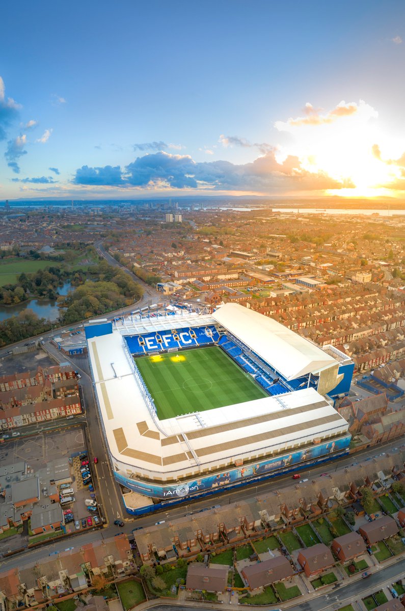 Have you ever seen Goodison Park looking so good? <a href="/Everton/">Everton</a> <a href="/DGriffiths65/">Darren Griffiths</a> #EvertonFC #Toffees #Blues #Goodison